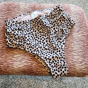 NWOT High waisted Leopard print bikini bottoms